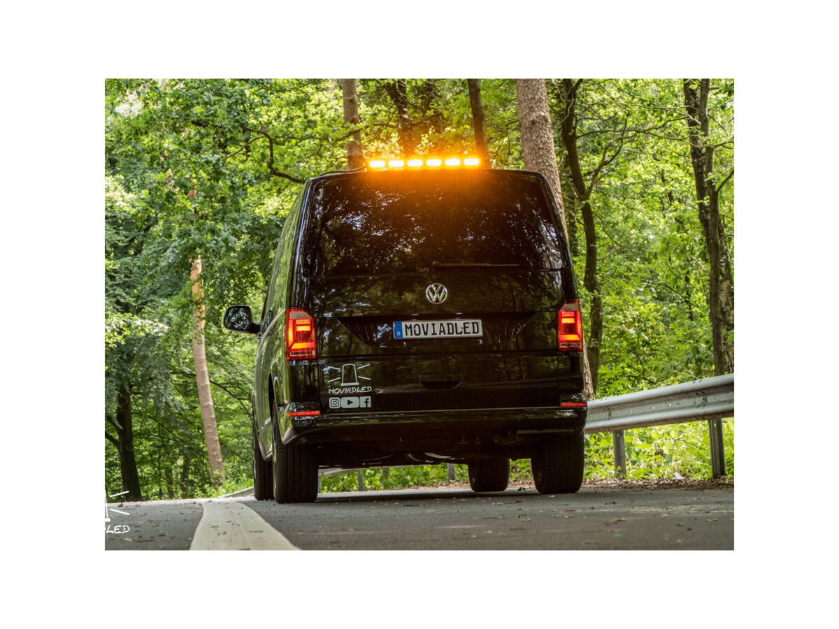 Barre lumineuse MTD à LED sur camion noir