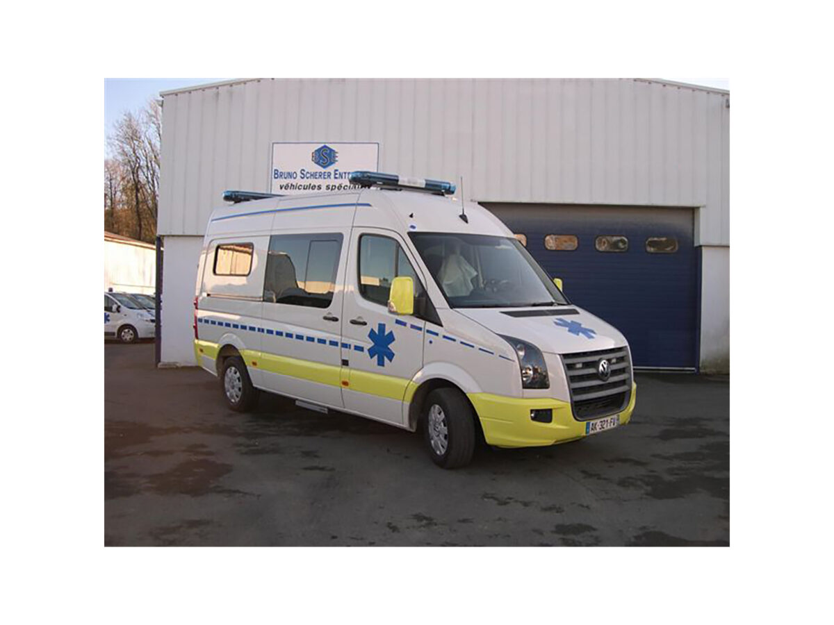 Rampe de signalisation lumineuse ML31 bleu sur ambulance