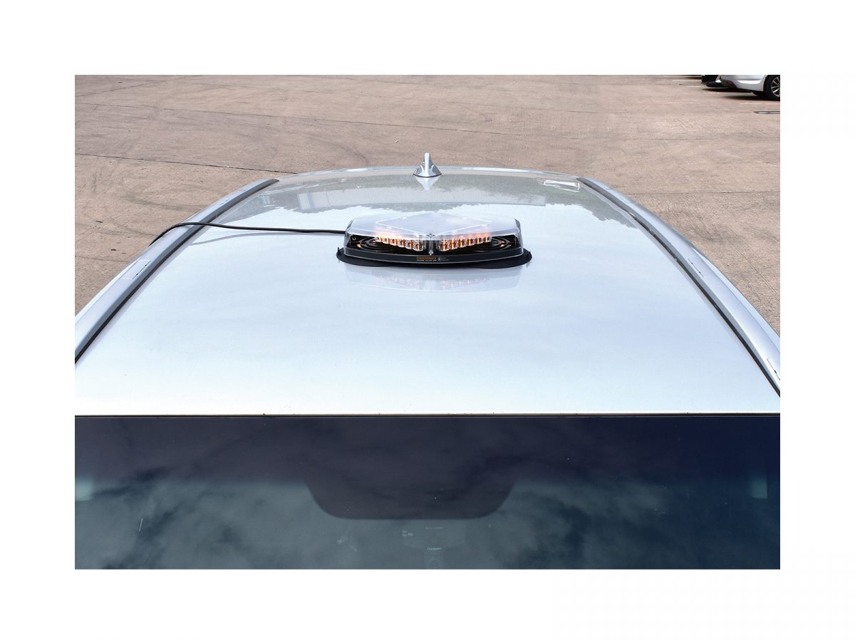 Diamondback LED Mini Lightbar Clear In Situ on Silver Car Roof Magnetic Mount Front View