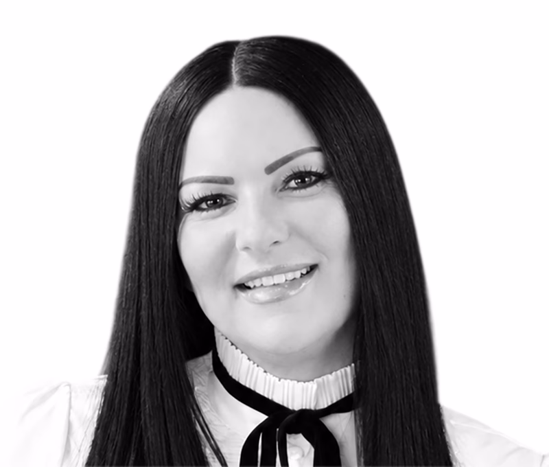 Emma Jones is a Standby UK Internal Account Manager, this is her black and white headshot.